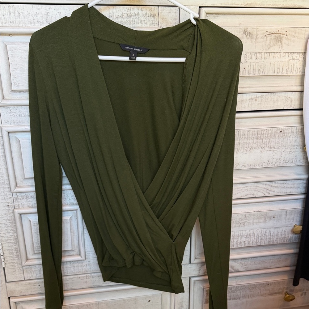 Banana Republic Deep Moss Green Wrap Blouse SO SOFT